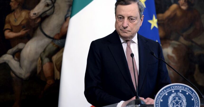 Draghi a New York “Niente ambiguità sulle autocrazie, il nostro futuro è in gioco”