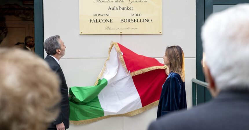 Antimafia, a Palermo l’Aula Bunker intitolata a Falcone e Borsellino