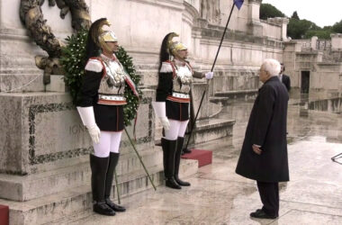 4 novembre, Mattarella rende omaggio al Milite Ignoto