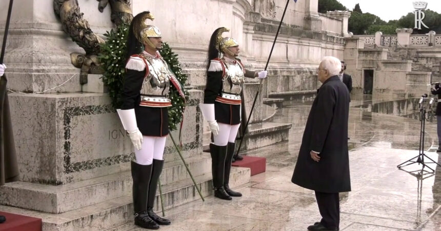 4 novembre, Mattarella rende omaggio al Milite Ignoto