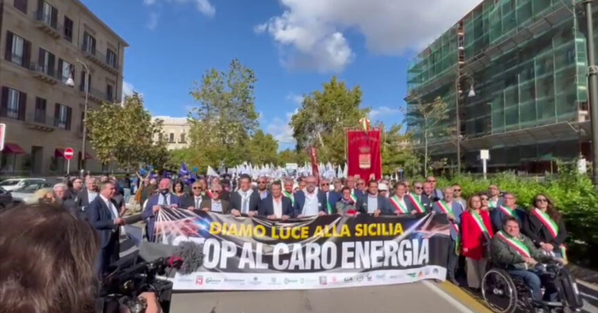 A Palermo imprese e sindacati in piazza contro il caro-energia