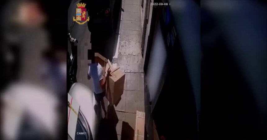 Assalto a furgone che trasporta tabacchi, due arresti a Palermo