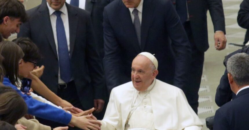Papa Francesco “Sulla guerra vinca la pace”