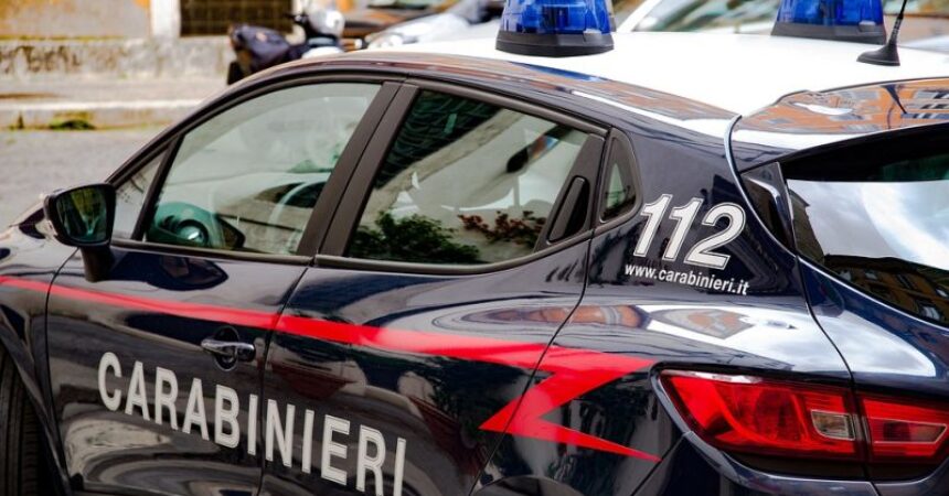 Sequestrano e picchiano 13enne, arrestati due 15enni a Caltanissetta