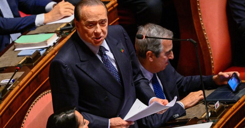 Berlusconi “Impegno per portare le pensioni minime a mille euro”