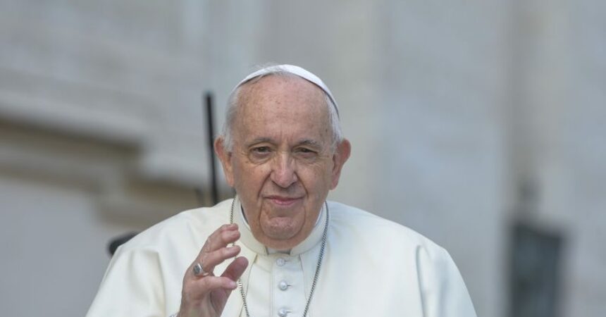 Papa “Porto in Africa un messaggio di pace”