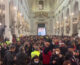 In migliaia a Palermo per l’ultimo saluto al missionario Biagio Conte