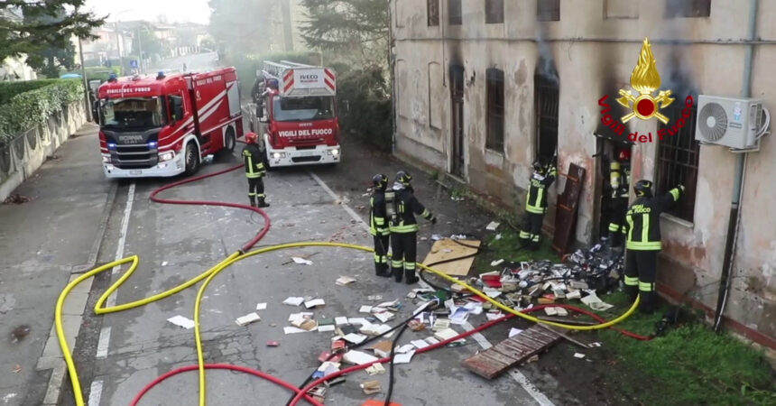 Incendio in abitazione a Vicenza, trovato cadavere carbonizzato