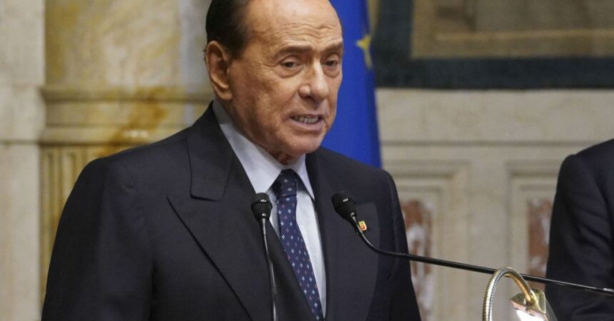 Berlusconi “Sto dalla parte del popolo ucraino e della pace”
