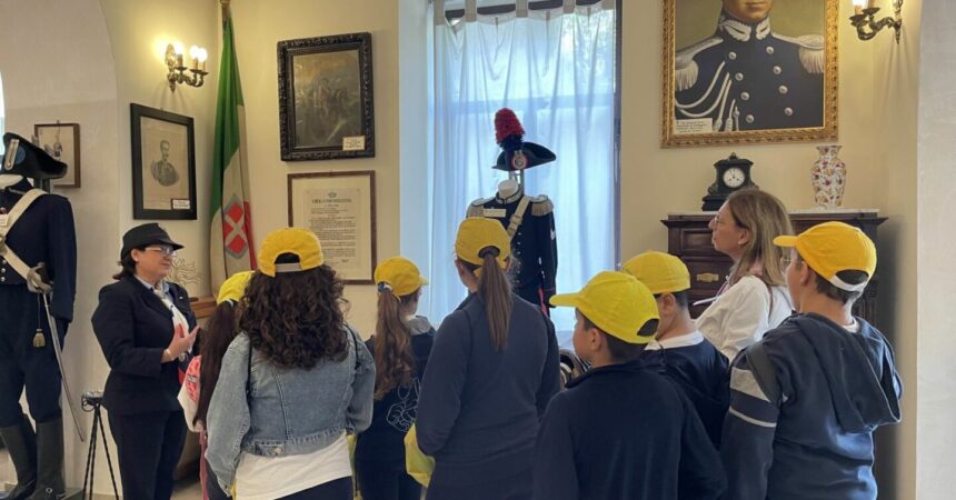 Studenti a scuola di legalità al Comando Legione Carabinieri Sicilia