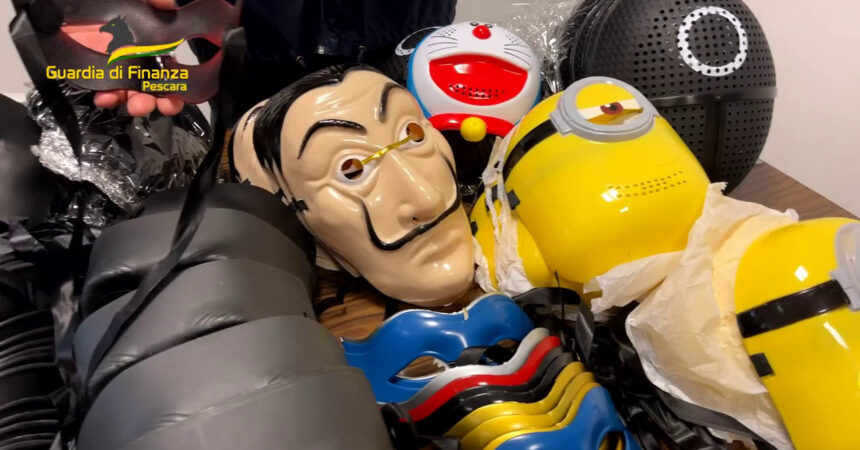 Pescara, scoperti 400mila giochi di Carnevale e maschere contraffatti
