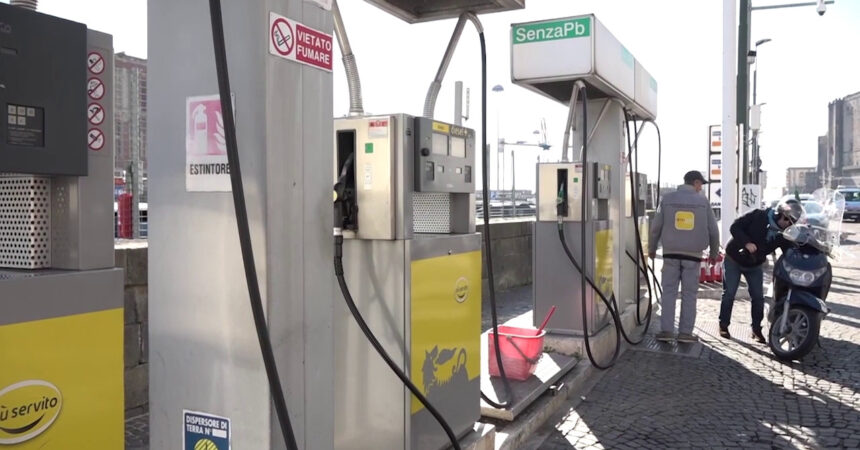 Il diesel torna a costare meno della benzina