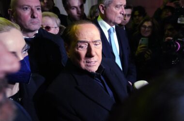 Forza Italia, Berlusconi “Nesssuna rottamazione, decido io la linea”