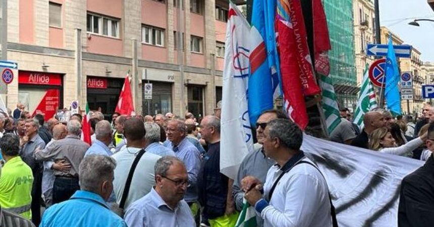 Vertenza Amap, Sindacati in prefettura a Palermo “Situazione drammatica”