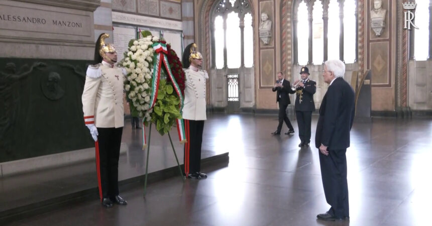 L’omaggio di Mattarella a Manzoni al Cimitero Monumentale di Milano