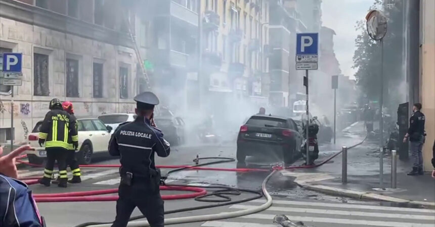 Un’esplosione scuote il centro di Milano. Le immagini
