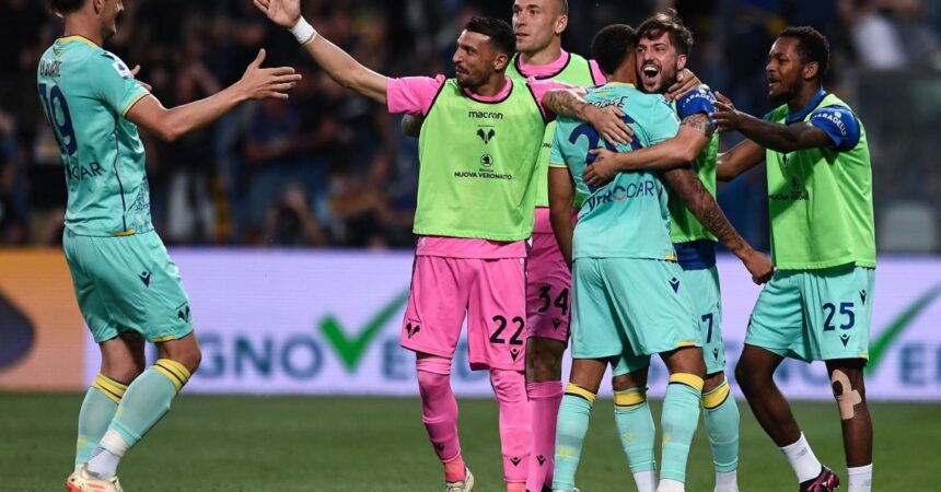 Verona batte Spezia 3-1 e rimane in A, liguri retrocedono