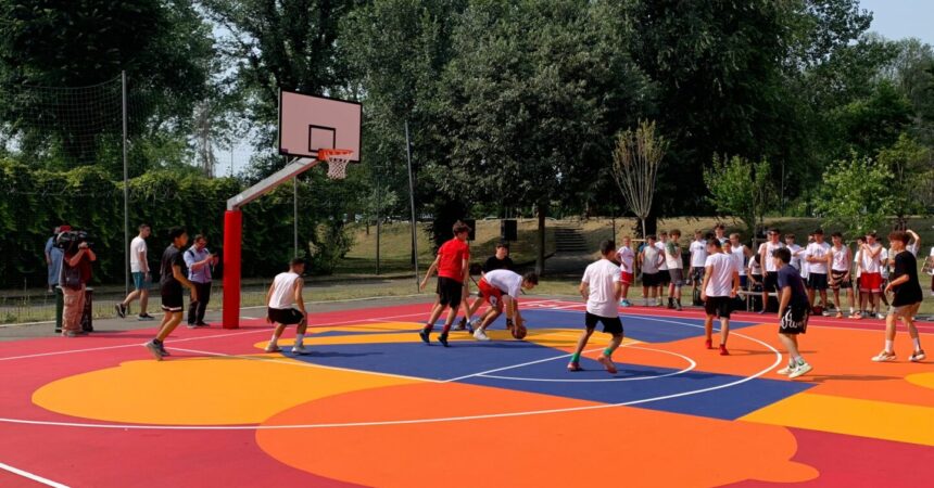 Basket, Kellogg con Belinelli inaugura un campo di quartiere a Milano