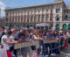 Funerali Berlusconi, gli applausi della folla all’omelia di Delpini