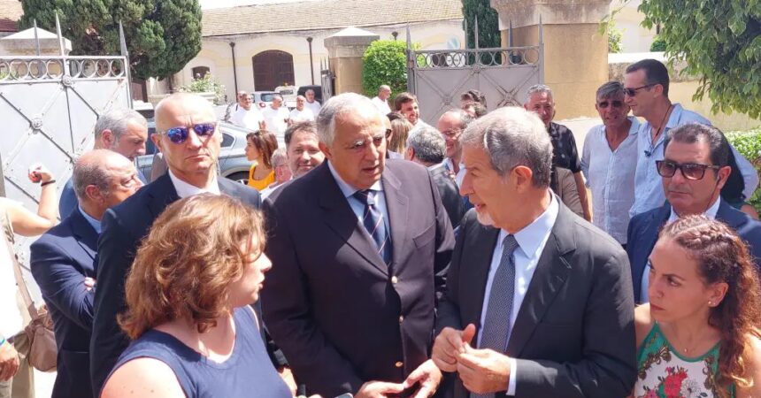 Musumeci al cimitero dei Rotoli di Palermo “Emergenza superata”