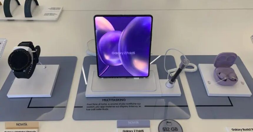 Samsung, novità in arrivo a partire dai pieghevoli