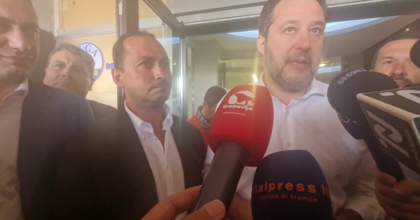 Salvini “Schlein paga il personal shopper e parla di salario minimo?”
