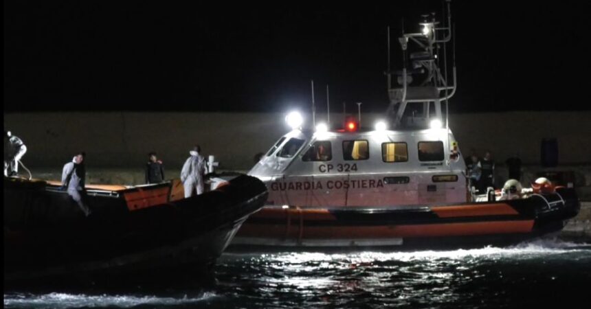 Due migranti morti e 32 dispersi al largo di Lampedusa
