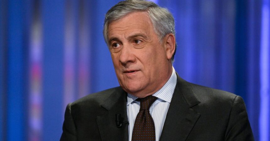 Extraprofitti, Tajani “Escludere i titoli di Stato e le piccole banche”