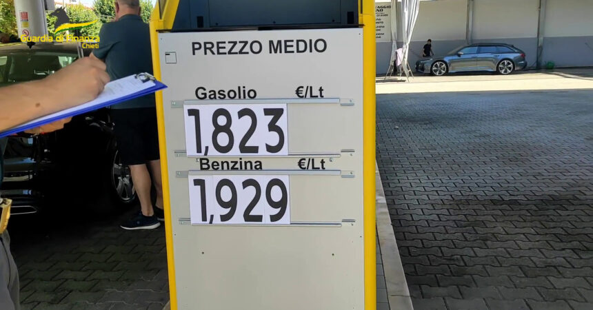Non espongono il prezzo medio, sanzionati benzinai a Chieti