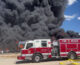 In fiamme deposito di plastica in New Mexico, nube nera minaccia città