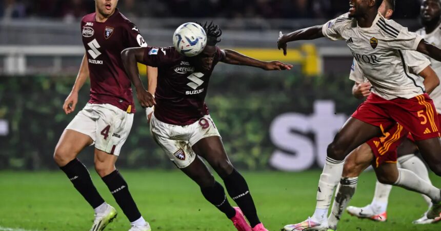 Zapata replica a Lukaku, finisce 1-1 Torino-Roma