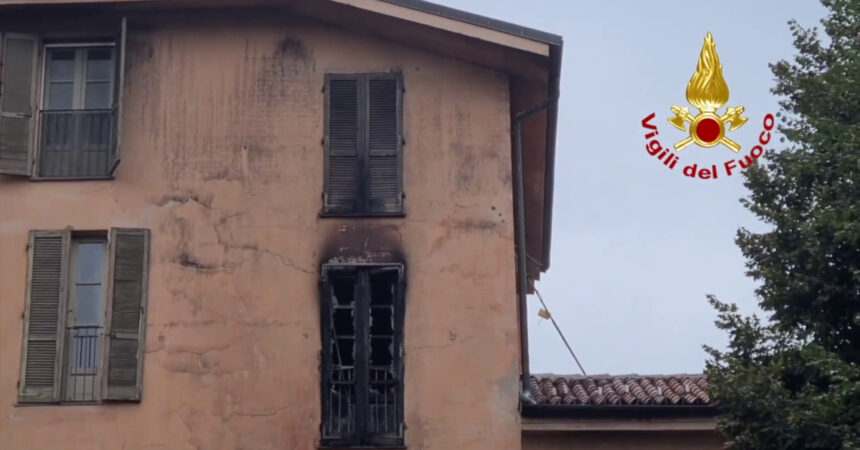 A fuoco un’abitazione in centro città a Torino, nessun ferito