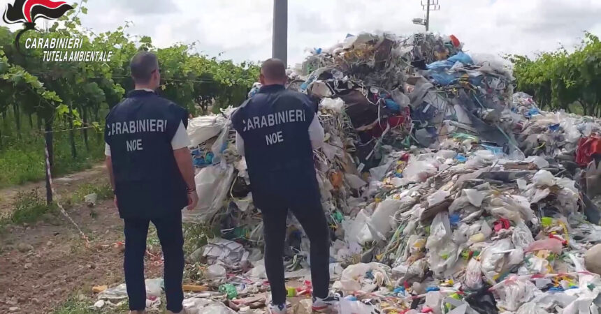 Smaltivano illecitamente rifiuti pericolosi, undici arresti