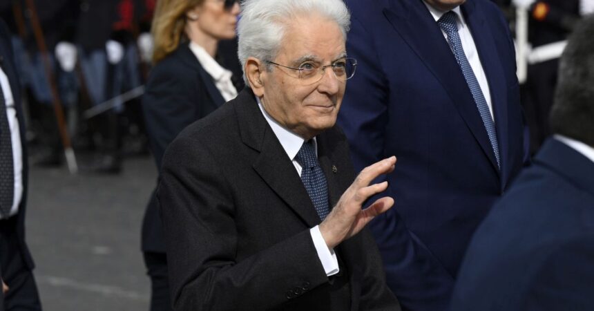 Mattarella “Nazione grata alle Forze Armate”