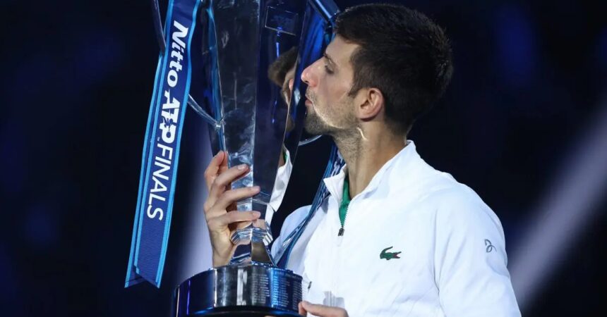 Alle Atp Finals Sinner non si ripete, trionfa Djokovic