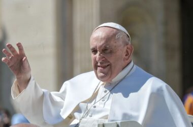 Papa “La violenza contro le donne è una velenosa gramigna della società”