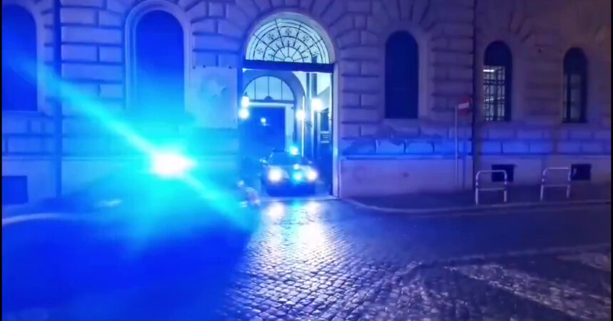Blitz Polizia a Roma contro le truffe agli anziani, undici ordinanze