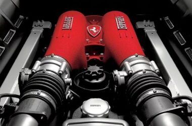 Il motore F136 donato da Ferrari al museo dei motori UniPa