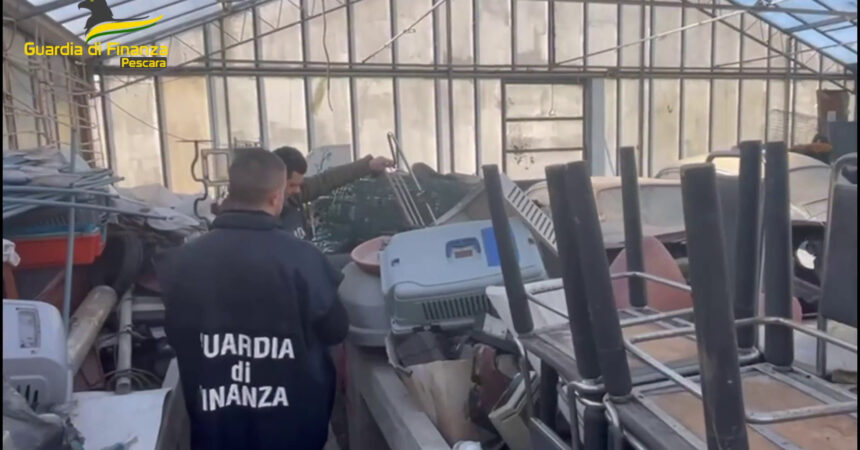 Pescara, carrozzeria abusiva. Lavoratori in nero e rifiuti pericolosi