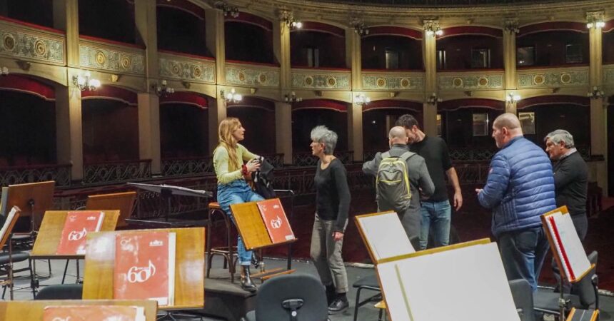 Beatrice Venezi torna a Palermo, prove con la Sinfonica