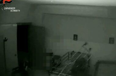 Anziani maltrattati in casa di riposo, 4 arresti a Caltanissetta