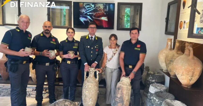 La Guardia di Finanza consegna sei anfore antiche al “Parco Archeologico di Naxos Taormina”