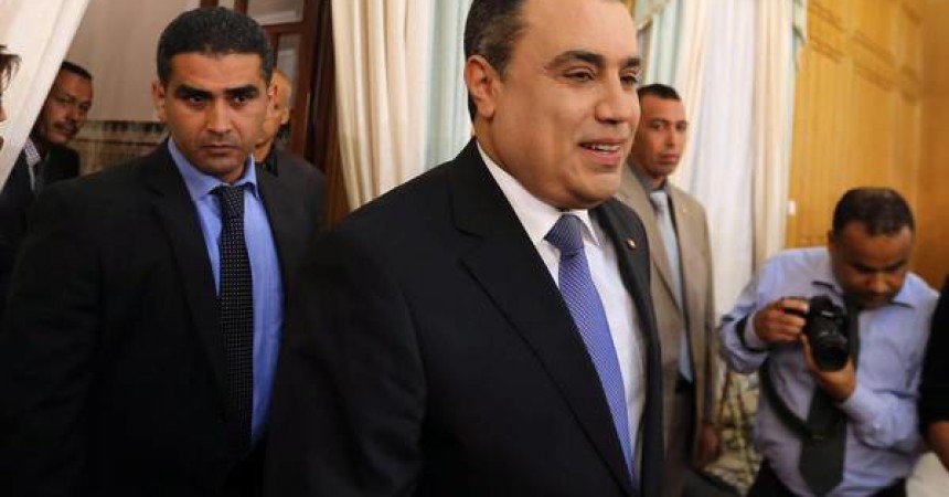 Tunisia si propone a investitori come ‘start-up’ democrazia