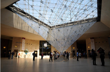 Al Louvre  per il  “Salon Art Fair Shopping” le ceramiche di Nicolò Morales