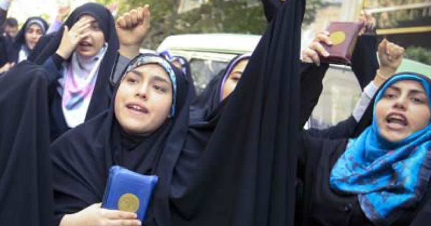Tunisia alla vigilia del voto, donne strette fra laicità e richiamo del jihad