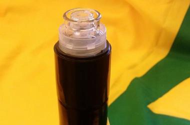 Olio: in vigore l’obbligo del tappo anti-rabbocco (e antitruffa)