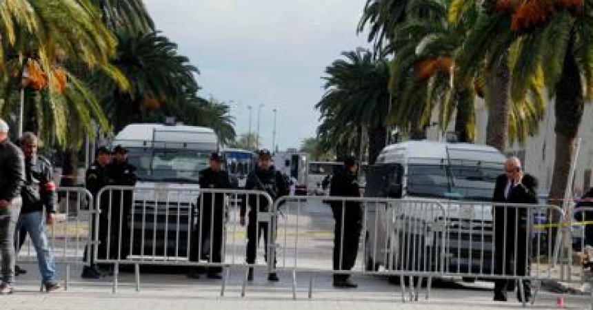 Tunisia, ambasciatore italiano: “Rischi per stranieri nelle zone di moti popolari”