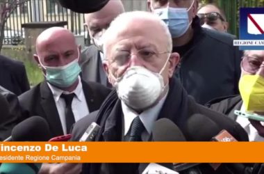 Vaccino, De Luca “In Campania non procederemo a fasce d’età”