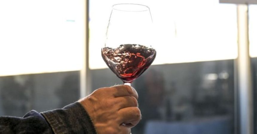 Covid, crolla del 20% consumo vino italiano all’estero