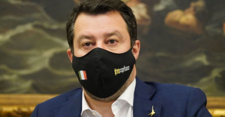 Immigrazione, Salvini “Italia si comporti come altri paesi Ue”
